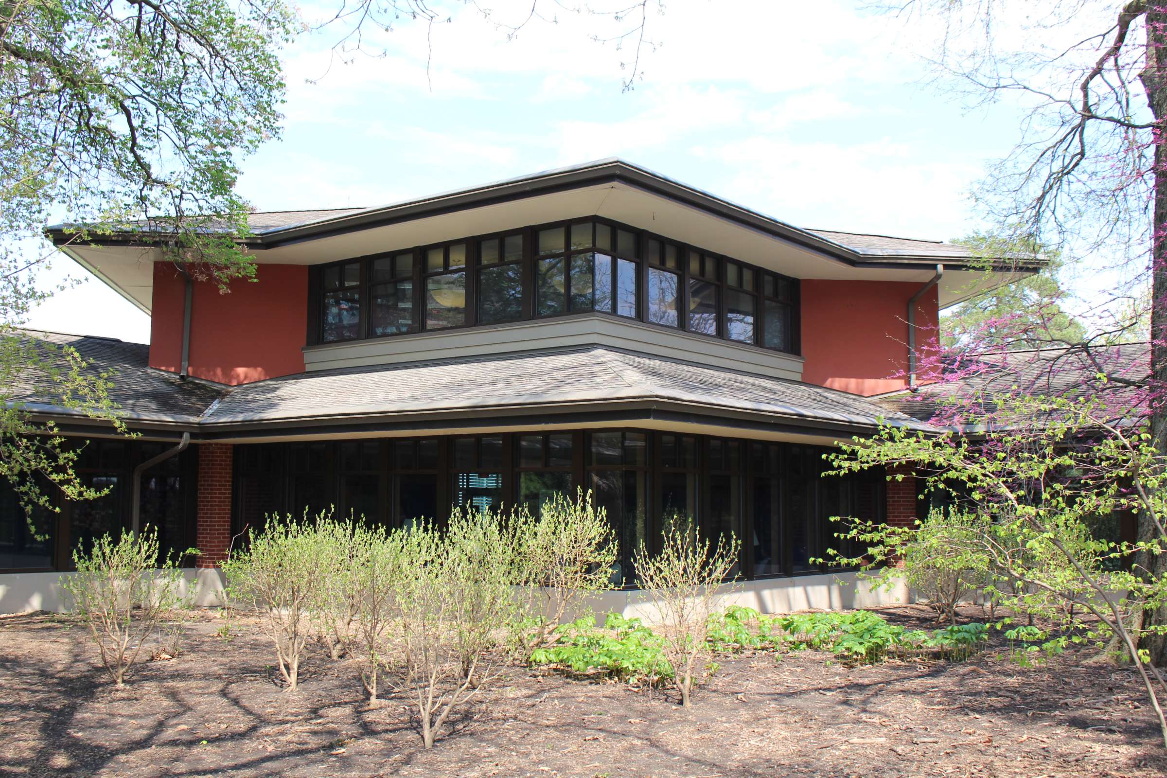 Jischke Honors Building front in the springtime.